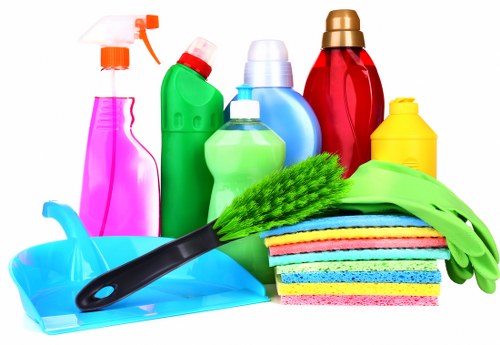 Professional move out cleaning in a Harringay flat with kitchen and hallway detail